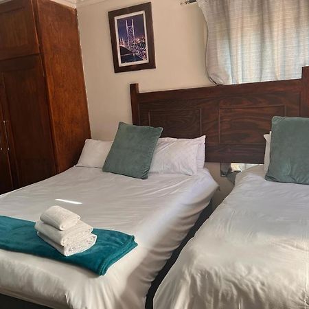 Travetel Or Tambo Airport Hotel Kempton Park Exterior foto
