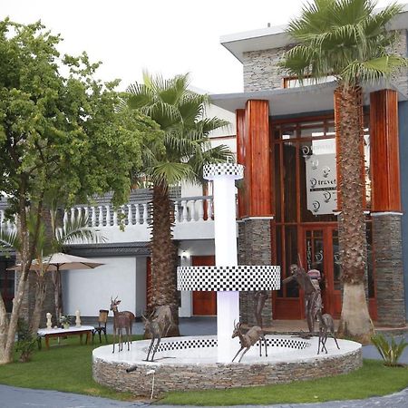 Travetel Or Tambo Airport Hotel Kempton Park Exterior foto