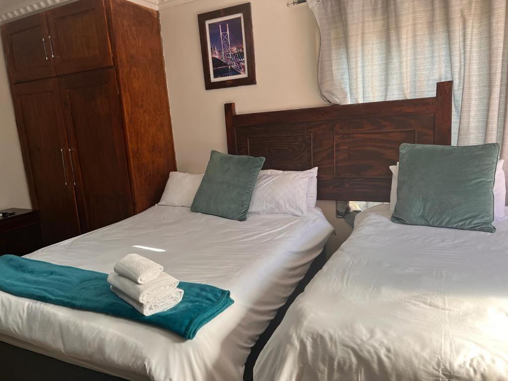 Travetel Or Tambo Airport Hotel Kempton Park Exterior foto