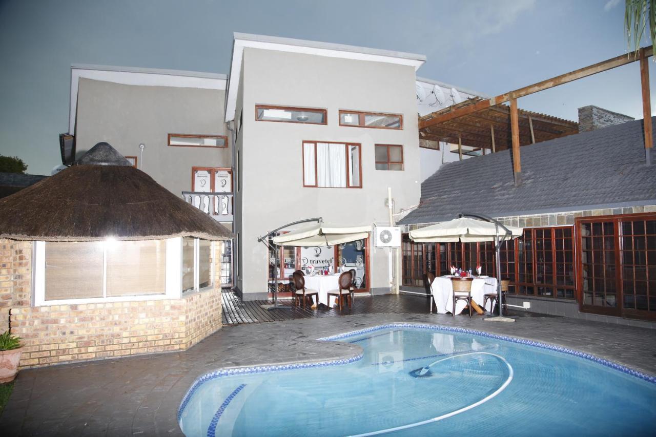 Travetel Or Tambo Airport Hotel Kempton Park Exterior foto